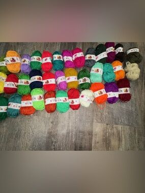 Tufting Assorted Colorful Yarn Skeins - Multicolor Pack
